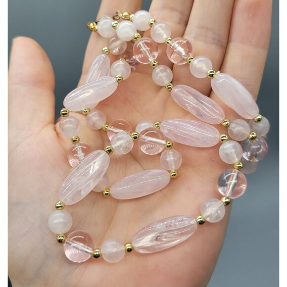 Long Dainty Pink Plastic Round Beaded Costume Necklace N1C - Picture 6 of 6